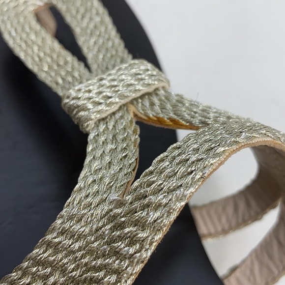 LK Bennett Sz 9 Open Toe T-Strap Gold Flat Sandals - Picture 10 of 15